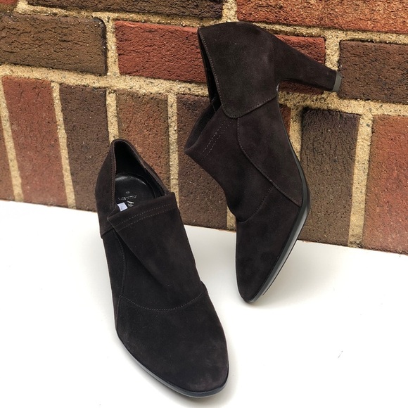 Aquatalia Brown Suede Heels Size 6 made in Italy